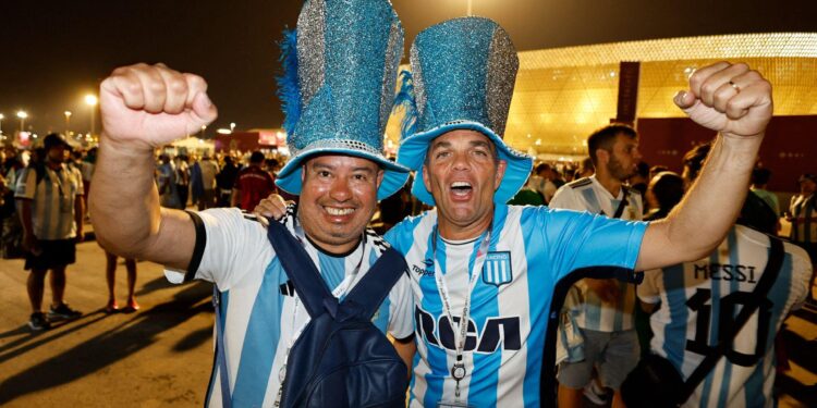 قصة الأرجنتين واستاد لوسيل ...هزيمة صاعقة ثم فأل خير فحلم من ذهب 1 قصة الأرجنتين واستاد لوسيل …هزيمة صاعقة ثم فأل خير فحلم من ذهب