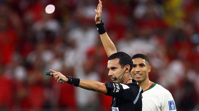 المكسيكي راموس يقود مباراة المغرب وفرنسا