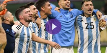 فرحة لاعبي الأرجنتين بعد التأهل المبهر إلى النهائي