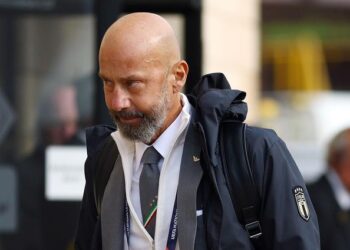 فيالي يترك المنتخب الإيطالي للعلاج من المرض