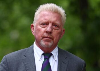 إطلاق سراح بوريس بيكر من سجنه البريطاني وترحيله إلى ألمانيا