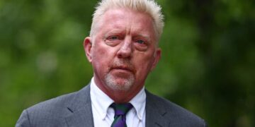 إطلاق سراح بوريس بيكر من سجنه البريطاني وترحيله إلى ألمانيا