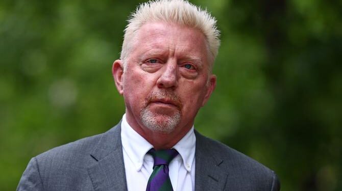 إطلاق سراح بوريس بيكر من سجنه البريطاني وترحيله إلى ألمانيا