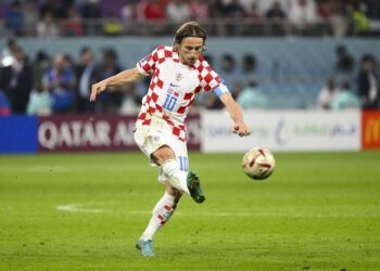 مودريتش باق مع المنتخب الكرواتي