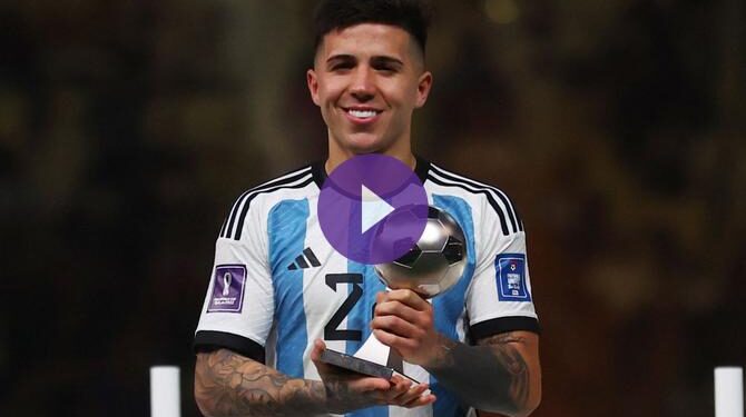 إنزو فرنانديز يتحصل على جائزة أفضل لاعب شاب