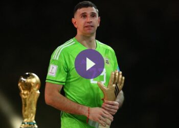 مارتينيز أفضل حارس في كأس العالم FIFA قطر 2022™