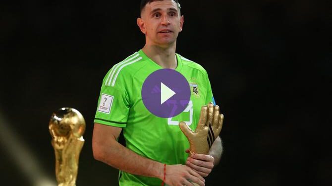 مارتينيز أفضل حارس في كأس العالم FIFA قطر 2022™