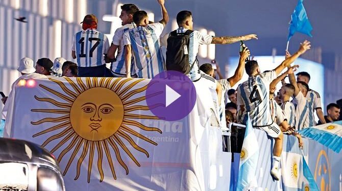 مسيرة احتفالية مميزة للمنتخب الأرجنتيني عقب التتويج التاريخي