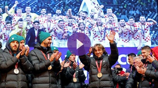 الجماهير الكرواتية تحتفي بإنجاز منتخبها ثالث العالم