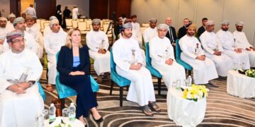 التوقيع على اتفاقية حق الانتفاع بميناء الصيد البحري بالدقم