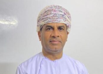 سأبعثر همساتك .. وردًا معطرًا