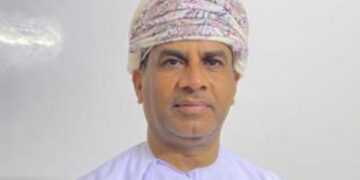 سأبعثر همساتك .. وردًا معطرًا