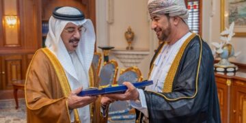 جلالة السلطان يمنح وسام النعمان من الدرجة الأولى للسفير الاماراتي