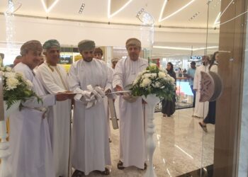 حِلية تفتتح أكبر فروعها في مول عُمان