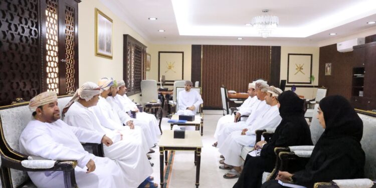 جمعية الصحفيين العمانية تلتقي بمحافظ مسندم وتشرف على تشكيل لجنة الصحفيين بالمحافظة 1 EE09D482 AAE0 4D93 B355 E85F3B02739C