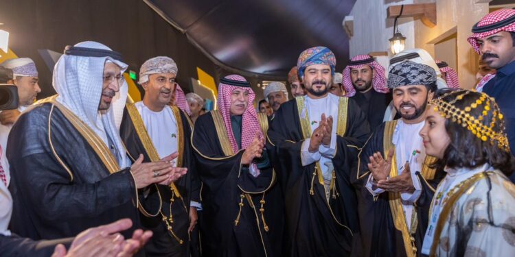 انطلاق أعمال معرض الصناعات العمانية السعودية
