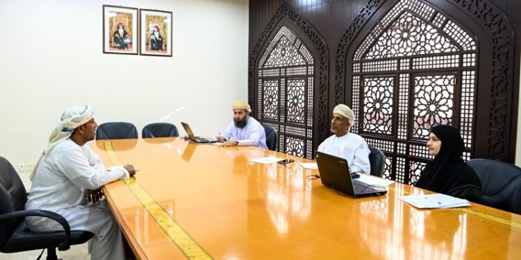 وزارة العمل تُجري مقابلات شخصية لعدد من الوظائف بمحافظة ظفار