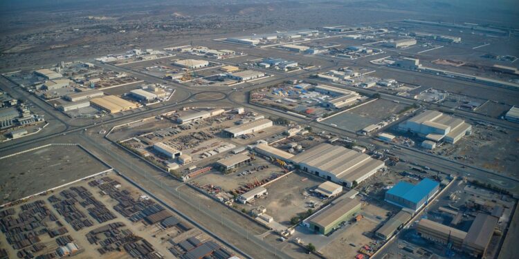 حجم الاستثمار في مدينة صحار الصناعية يتجاوز مليارين و300 مليون ريال عُماني 1 حجم الاستثمار في مدينة صحار الصناعية يتجاوز مليارين و300 مليون ريال عُماني