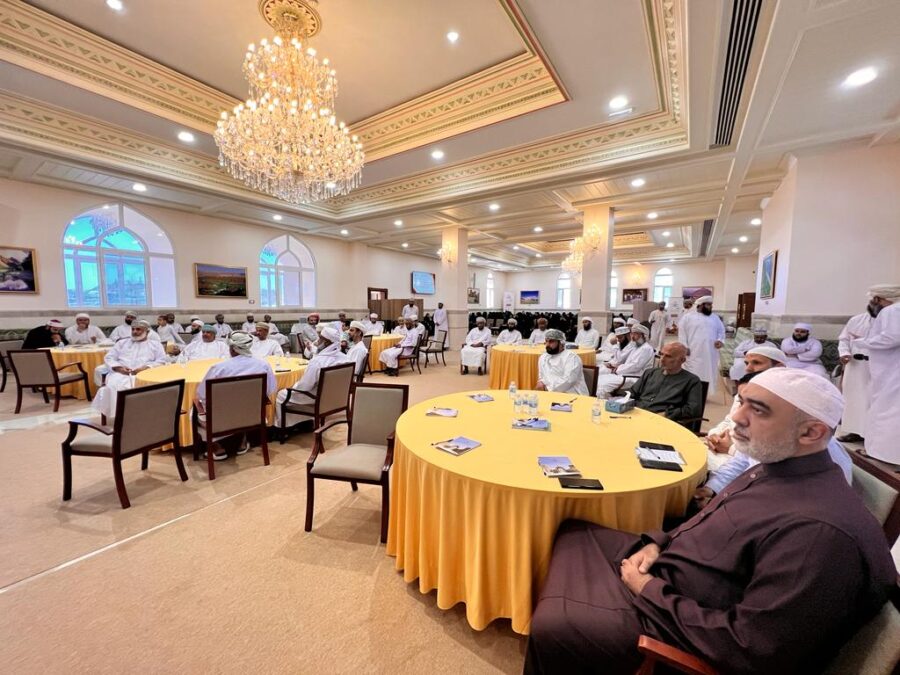 حفل تخريج معلمي الجمعية العمانية للعناية بالقرآن الكريم ومعلماتها لمنهجيها: (المرتل المُجيد، والمرتل الصغير) 11 7DAD3EEC B456 448C ADFC 79002ECE3856