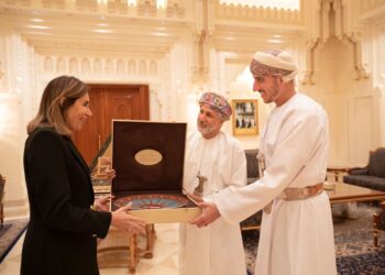 ‏وزيرة الثقافة المصريّة تزور دار الأوبرا السلطانية ‎مسقط ودار الفنون الموسيقية
