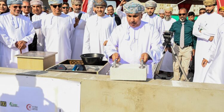 وزارة الصحة تحتفل بوضع حجر الأساس للمختبر المركزي للصحة العامة بالسيب 1 وزارة الصحة تحتفل بوضع حجر الأساس للمختبر المركزي للصحة العامة بالسيب