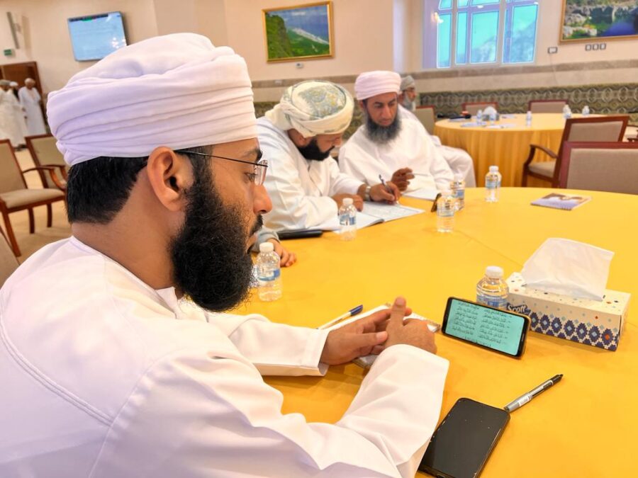 حفل تخريج معلمي الجمعية العمانية للعناية بالقرآن الكريم ومعلماتها لمنهجيها: (المرتل المُجيد، والمرتل الصغير) 8 9F34F8AD D36A 4F6B 84F6 30A9A9EA7ED1