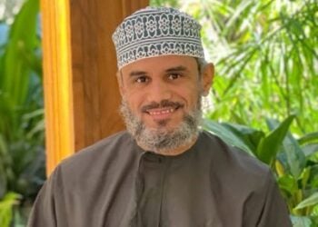 من تحت الأنقاض