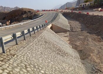 النقل والاتصالات وتقنية المعلومات تفتتح طريق وادي الحواسنة