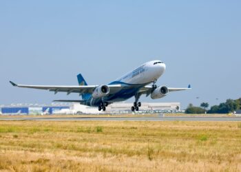 الطيران العماني يدعم وجهة موسكو برحلات إضافية