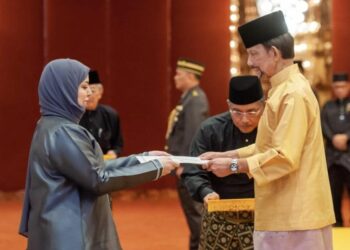 سفيرة سلطنة عُمان لدى برونـاي دار السلام تقدم أوراق اعتمادها