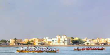 سباق لقوارب التجديف التقليدية فئة ٣٠ قدمًا بشمال الباطنة