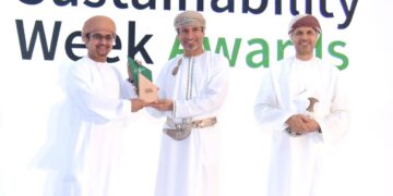 تتويج بنك مسقط بالجائزة الذهبية لدوره الريادي في مجال الاستدامة
