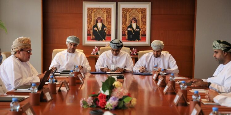 توقيع برنامج تعاون مشترك لإدارة تطوير وتشغيل”عُمان تبتكر”