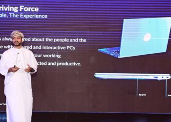 عنصر للتكنولوجيا تطلق أجهزة حاسب آلي مزودة بتقنية ثلاثية الأبعاد