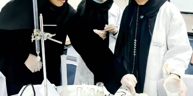 التربية والتعليم تختتم المعسكر التدريبي النهائي للطلبة المشاركين