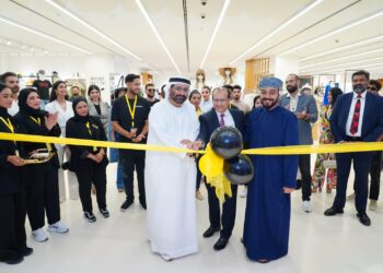 مجموعة شرف تفتتح متجرين جديدين لـ ‎ ‎فور ايفر 21‏ في مسقط، عمان