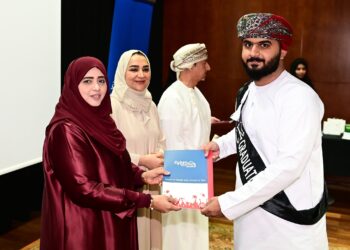 جمعية دار العطاء تحتفل بتخريج 95 مساعدًا صحيًّا ضمن برنامجها “تمكين”