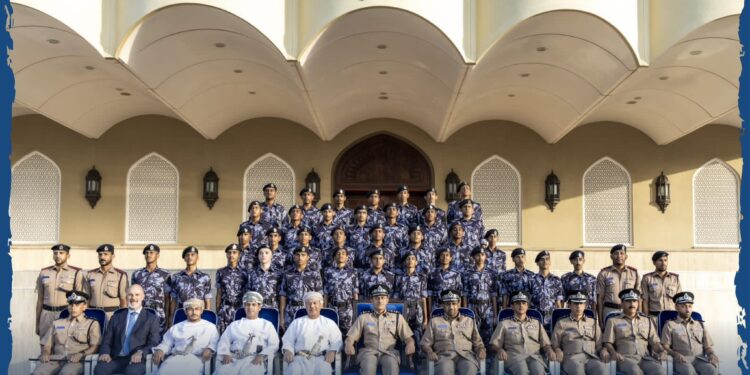 تخريج دورة جديدة من طلبة التربية العسكرية بمدارس الصحوة الخاصة