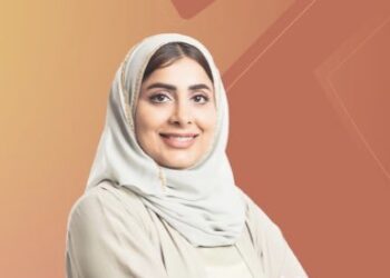 عائشة السيفية تتاهل إلى الرحلة النهائية في برنامج ” أمير الشعراء”