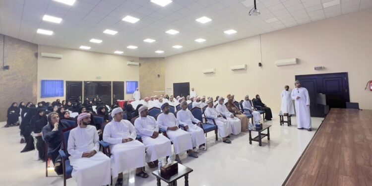 حقوق الإنسان تنظم برنامجًا توعويًّا حول حماية الطفل من الإساءة بالبريمي<br> 1 حقوق الإنسان تنظم برنامجًا توعويًّا حول حماية الطفل من الإساءة بالبريمي