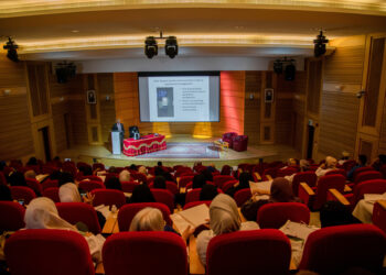 بدء أعمال ندوة علم الأمراض الجلدية وأمراض الغدة الدرقية بجامعة السُّلطان قابوس 