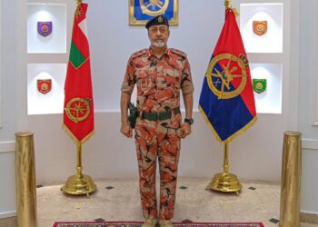 جلالة القائد الأعلى يزور مدفعية سلطان عُمان بالجيش السلطاني العُماني 