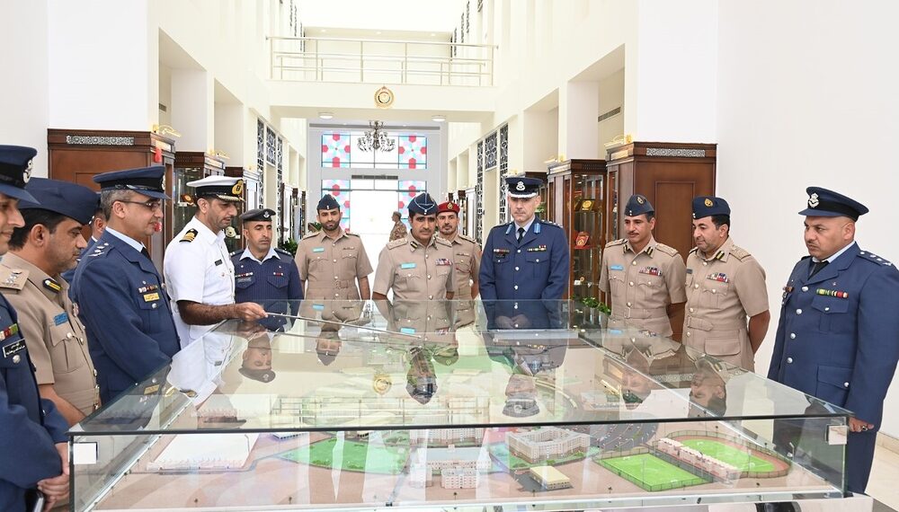 <br>وفد كلية الأمير فيصل الفنية يزور الكلية العسكرية التقنية<br> 1 وفد كلية الأمير فيصل الفنية يزور الكلية العسكرية التقنية