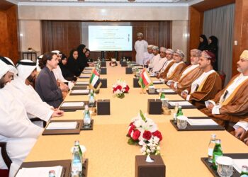 سلطنة عُمان والإمارات تعقدان جلسة مباحثات رسمية حول تعزيز التعاون للقضايا البيئية