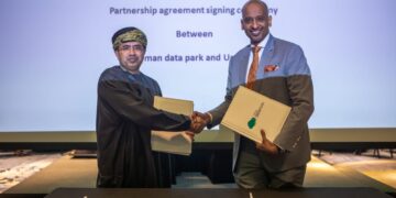عمان داتا بارك وشركة أوكودو تعقدان شراكة استراتيجية