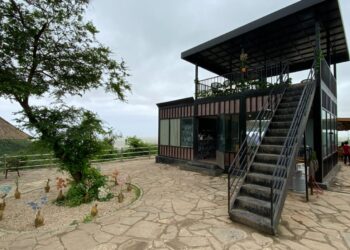 شراكة استراتيجية وجهود مثمرة بين هيئة تنمية المؤسسات الصغيرة والمتوسطة وبلدية ظفار لتمكين المؤسسات الصغيرة والمتوسطة في المواسم السياحية لعام 2022م