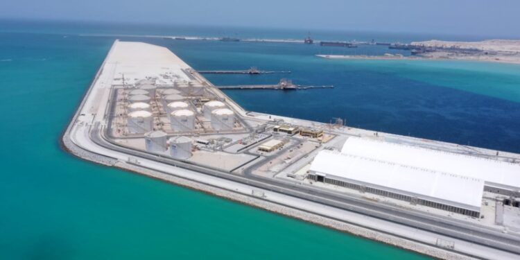 بدء التشغيل التجريبي لوحدة تقطير النفط الخام بمصفاة الدقم 1 بدء التشغيل التجريبي لوحدة تقطير النفط الخام بمصفاة الدقم