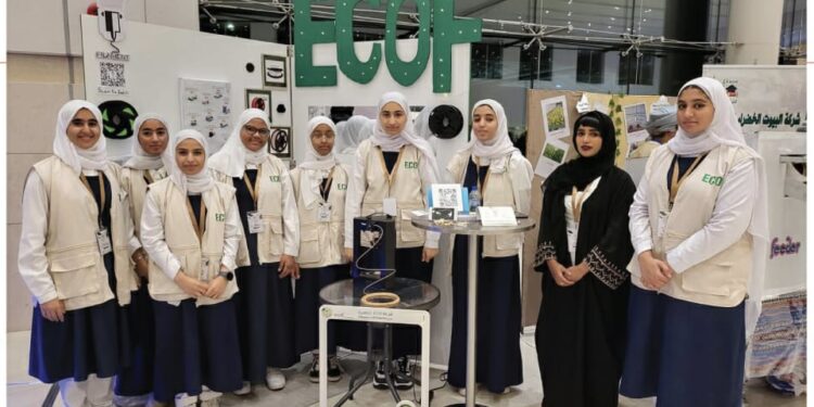 عُمانيّات يبتكرن خيوطًا للطابعات ثلاثية الأبعاد صديقة للبيئة ومستدامة 1 عُمانيّات يبتكرن خيوطًا للطابعات ثلاثية الأبعاد صديقة للبيئة ومستدامة