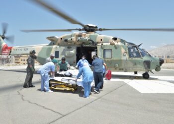 إجلاء مواطنة من دولة الإمارات بعد إصابتها بعارض صحي طارئ