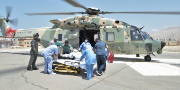 إجلاء مواطنة من دولة الإمارات بعد إصابتها بعارض صحي طارئ